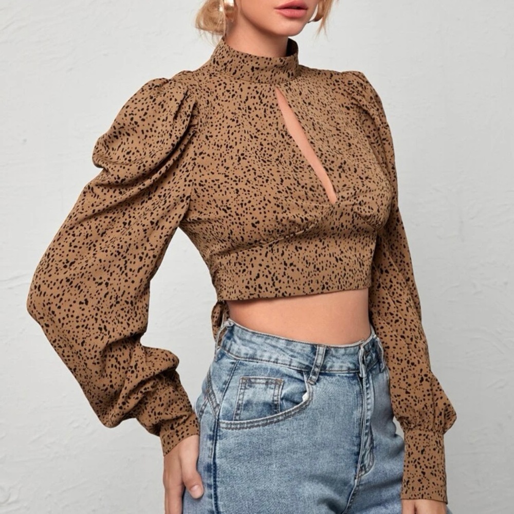 Backless Puff Sleeve Dalmatian Print Sleeve top